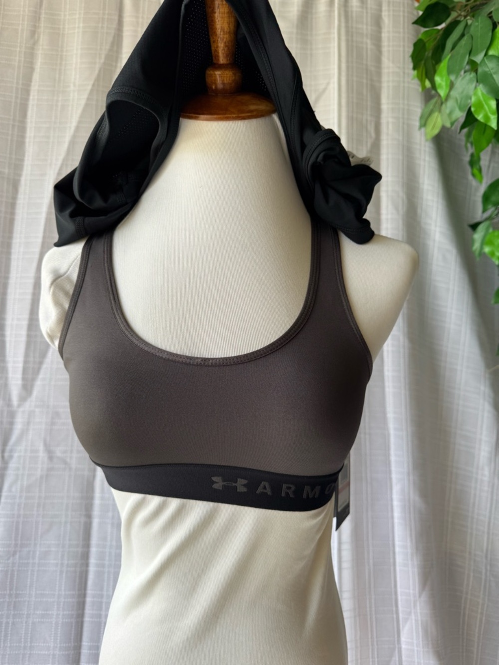 Under Armour Black Racerback Tank with Built-In Dark Gray Bra - Size XS - Picture 7 of 10